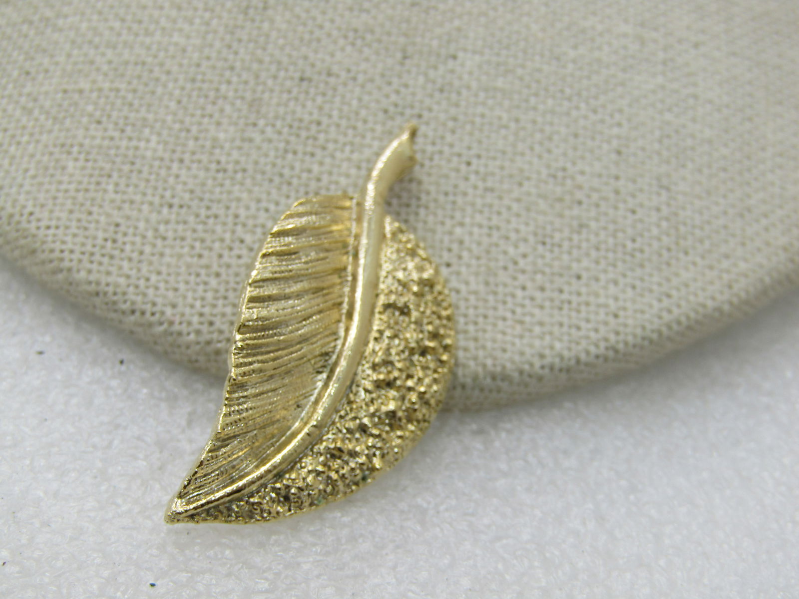 Vintage Gold Tone Leaf Brooch, Textured, 1960's, 1.75", Original Box - 3