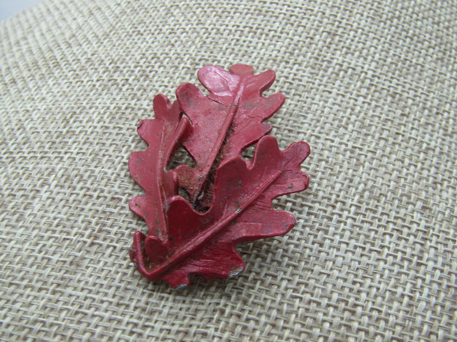 Vintage Enameled Fall Oak Leaves Brooch, Mid-Century, 2" by 1.25'", triple leaves overlapping. - 2
