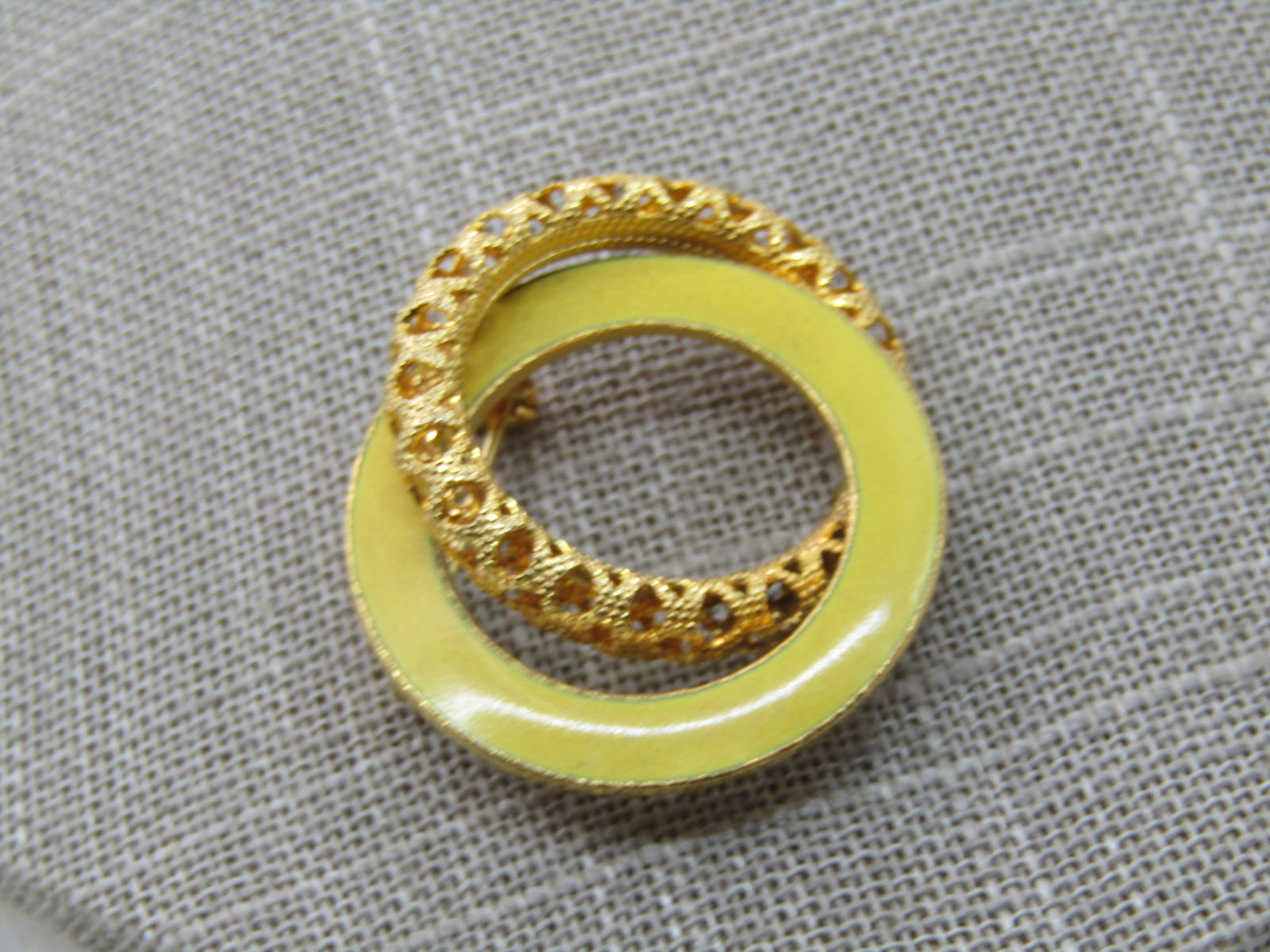 Vintage Yellow Enameled Filigree Circle Brooch, 1.25" - 3