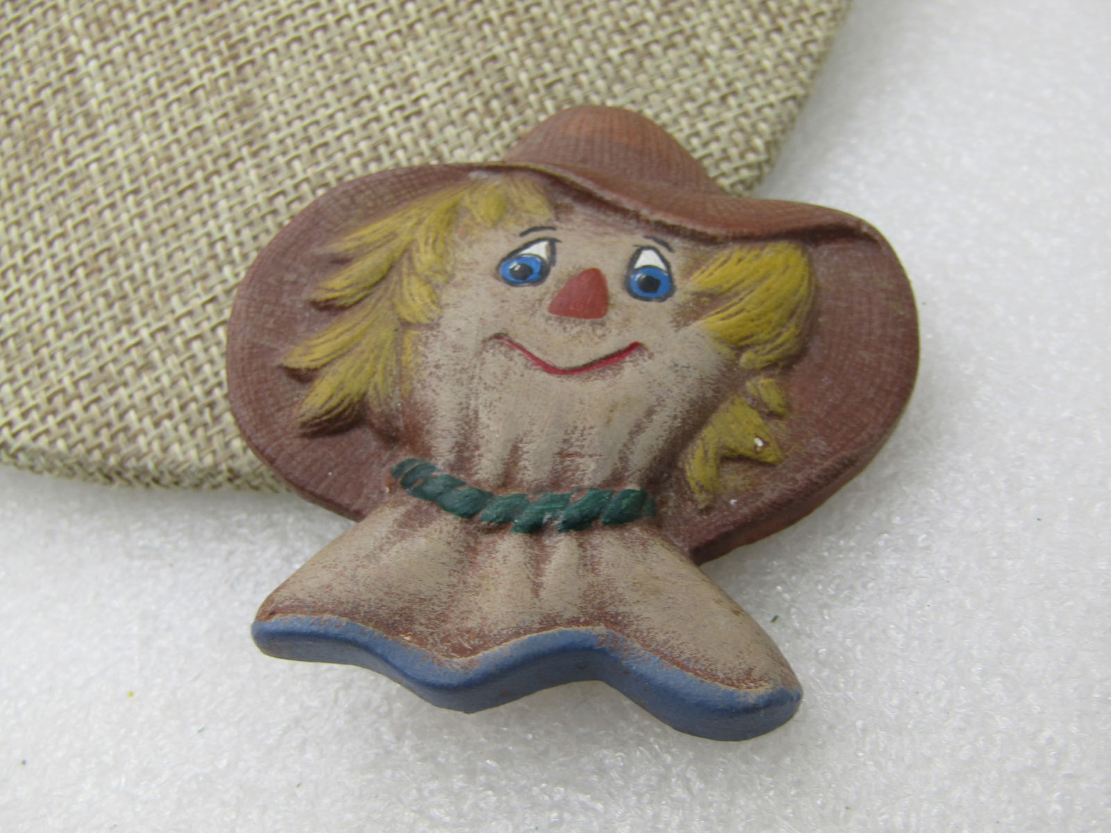 Vintage Straw Scarecrow Painted Ceramic Brooch - 3