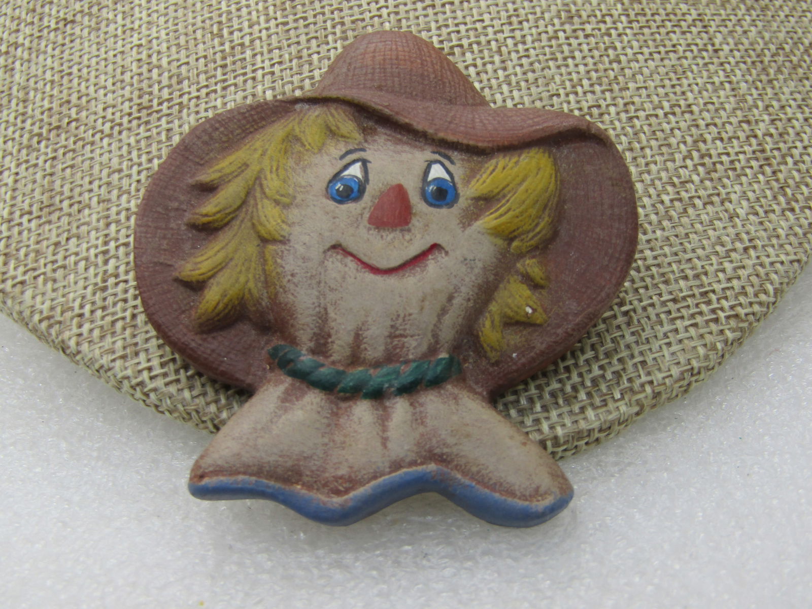 Vintage Straw Scarecrow Painted Ceramic Brooch - 4