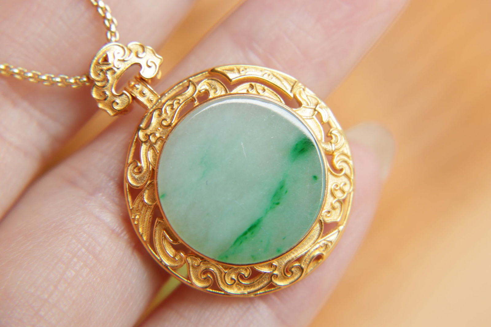 18K Gold Natural Jadeite Round Pendant with Green Hues - 9