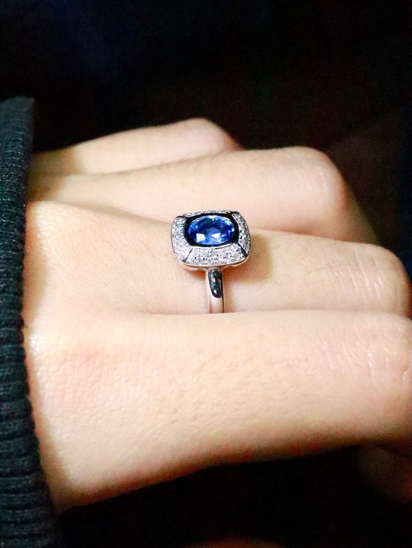 18K Gold Sapphire Ring with 1.05ct Sapphire and 0.176ct Diamonds - 6