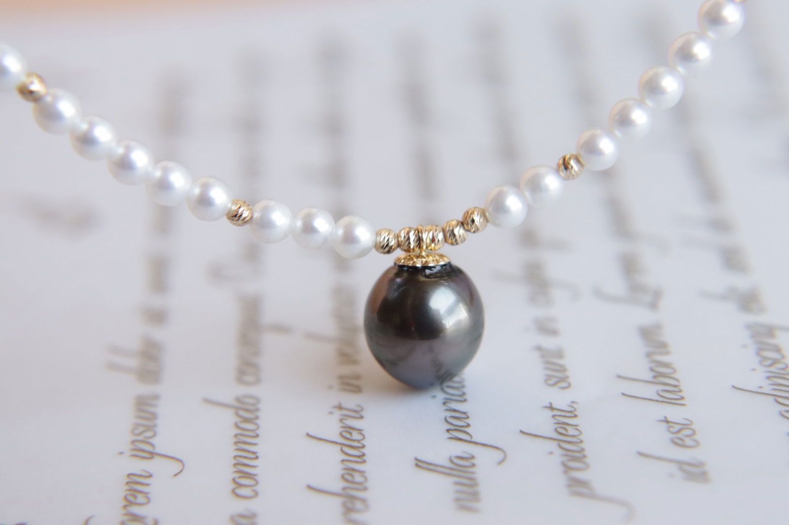 18K Gold Natural Aurora Freshwater Rice Pearl Necklace with Tahitian Pearl Pendant - 2