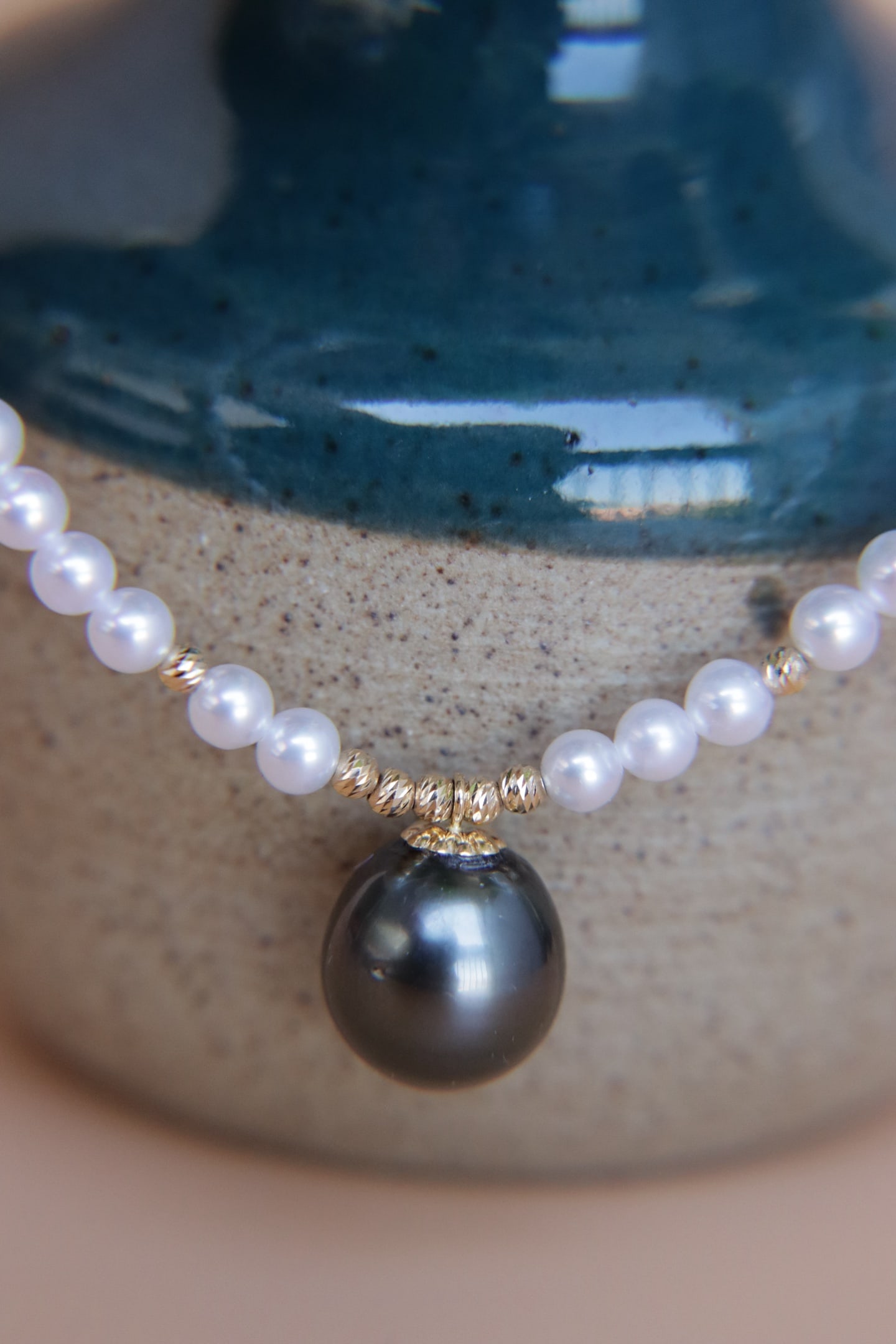 18K Gold Natural Aurora Freshwater Rice Pearl Necklace with Tahitian Pearl Pendant - 5