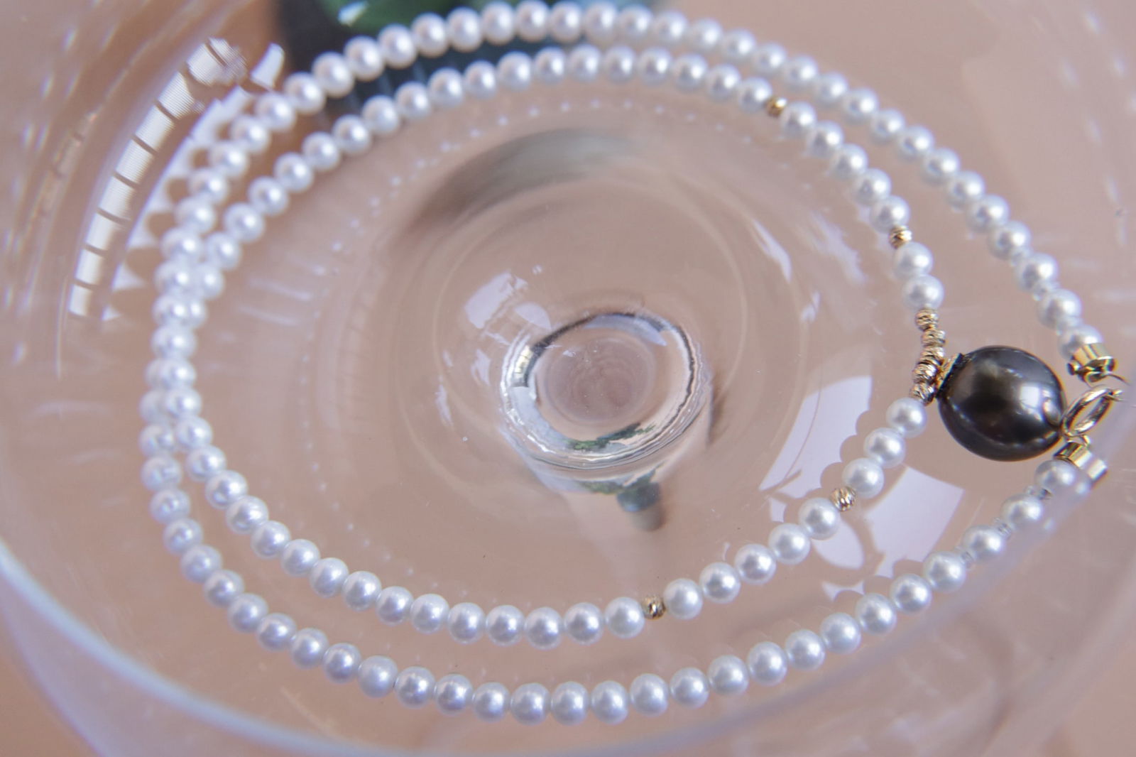 18K Gold Natural Aurora Freshwater Rice Pearl Necklace with Tahitian Pearl Pendant - 7