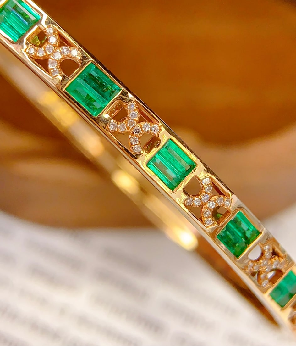 18K Gold Emerald Bracelet with Diamonds, Total 8.36g, 2ct Emerald - 3