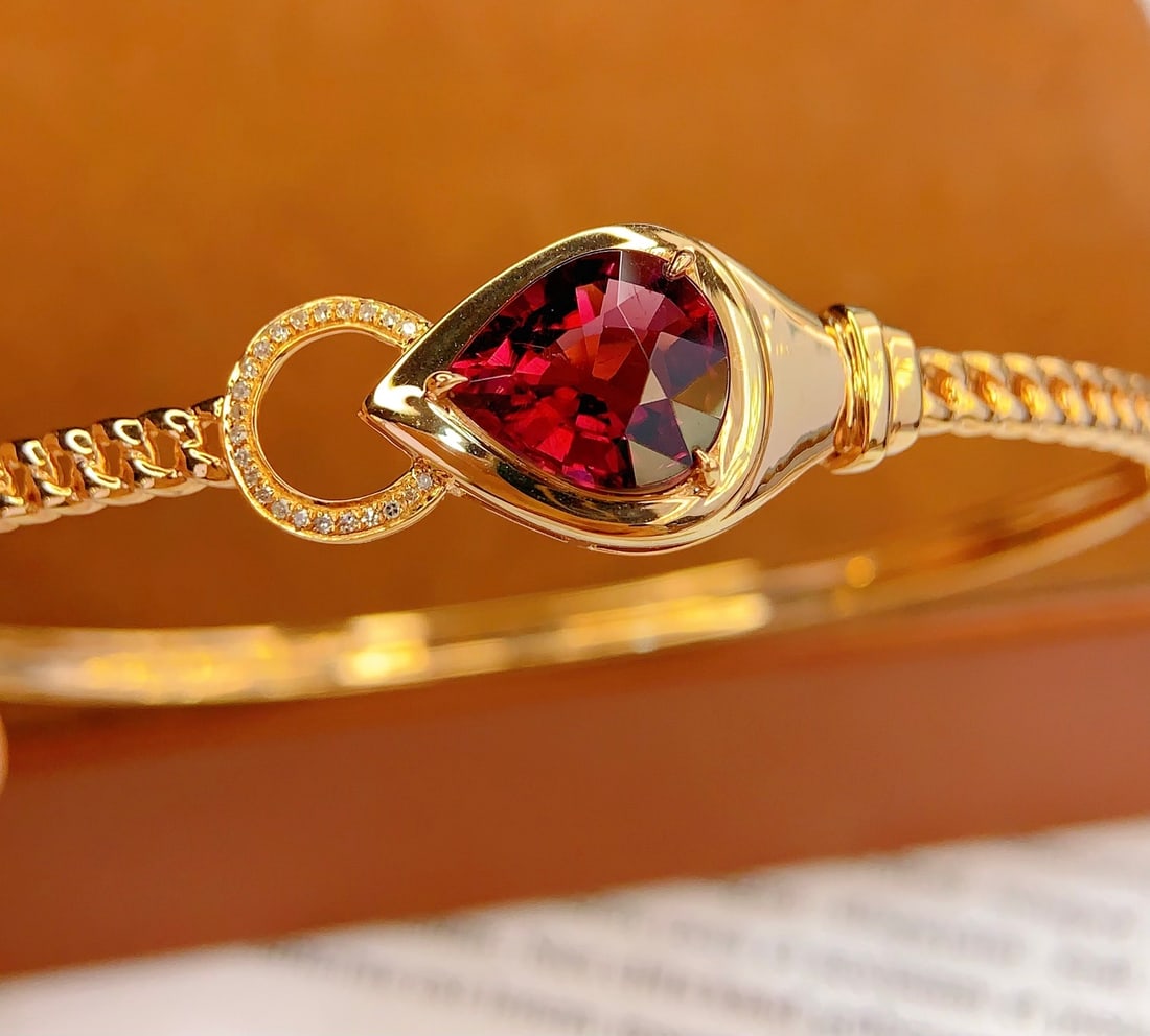 18K Gold Tourmaline Bracelet with Diamonds, Total 6.63g, 4ct Tourmaline - 6