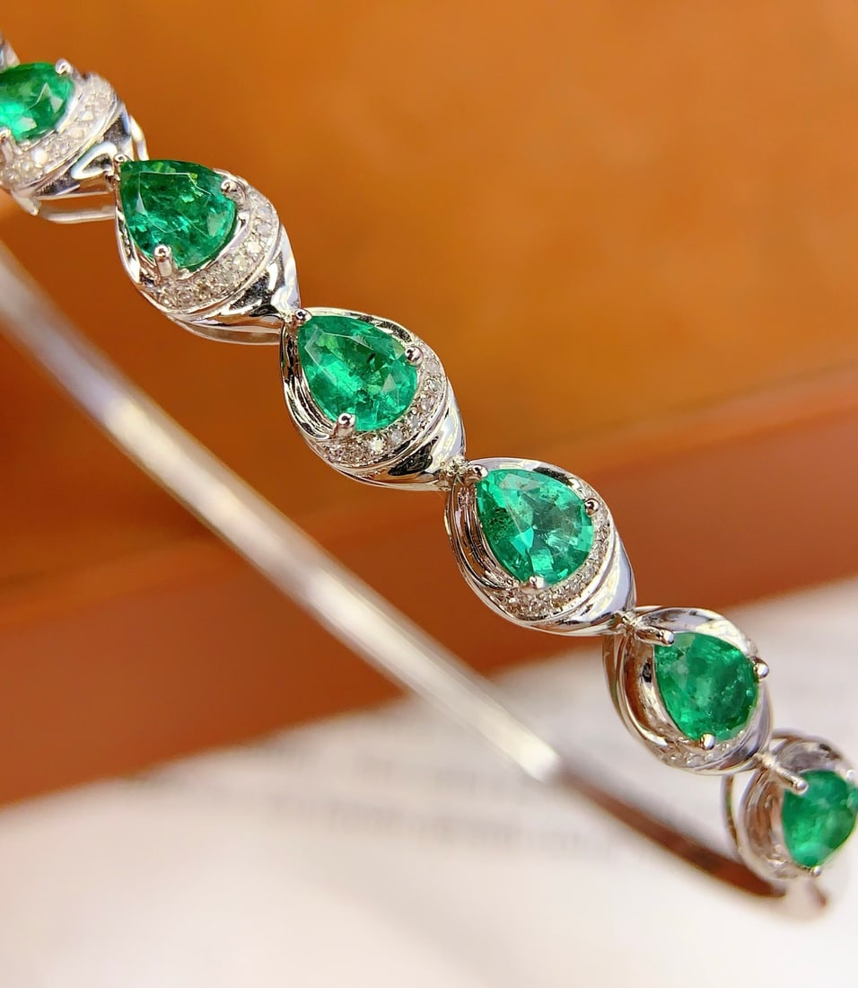 18K Gold Emerald Bracelet with Diamonds, Total 6.47g, 2.8ct Emerald - 6