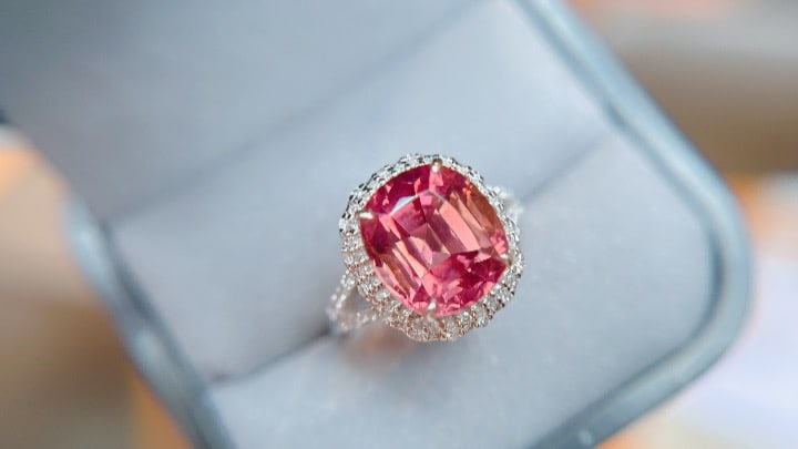 18K Gold Tourmaline Ring with Diamonds, Total 4.55g, 5.1ct Tourmaline - 4