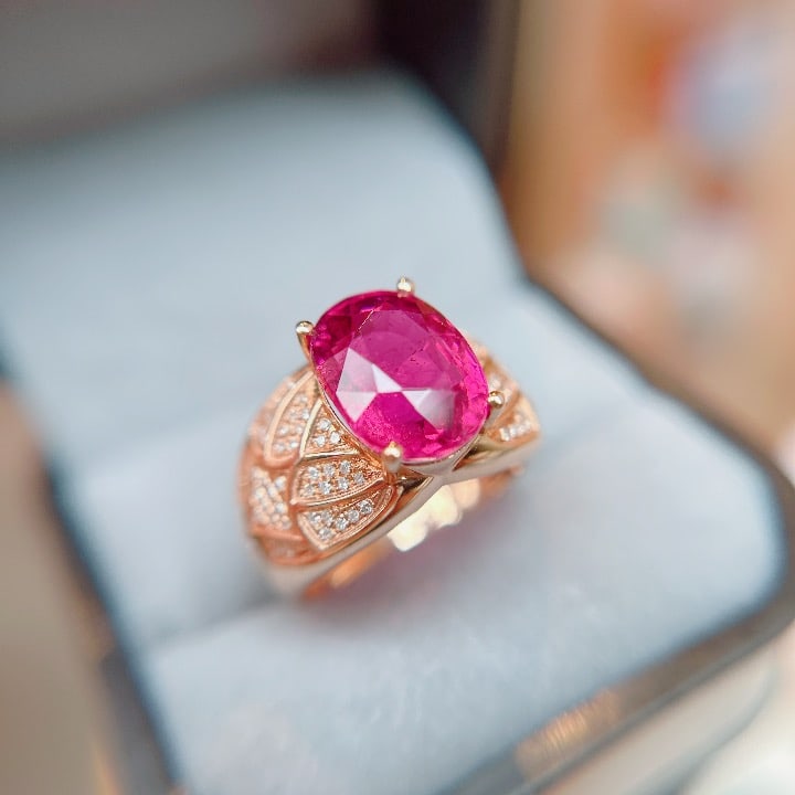18K Gold Rubellite Tourmaline Ring with Diamonds, Total 6.31g, 5.45ct Rubellite - 4