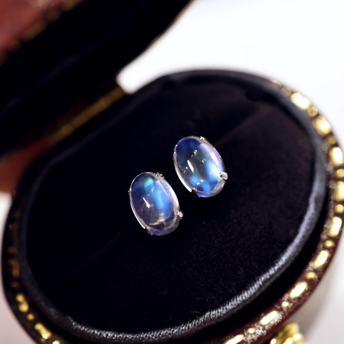 18K Gold Moonstone Stud Earrings - 3