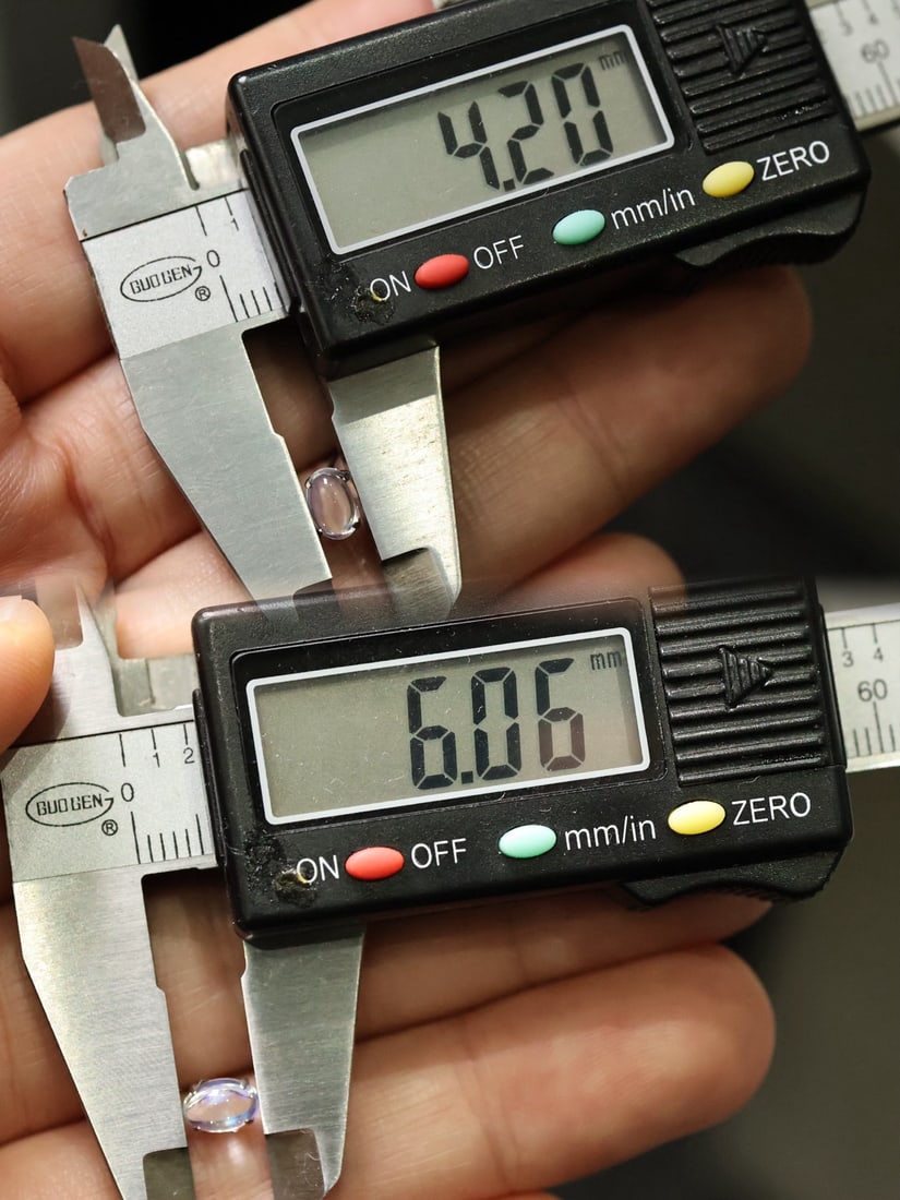 18K Gold Moonstone Stud Earrings - 7