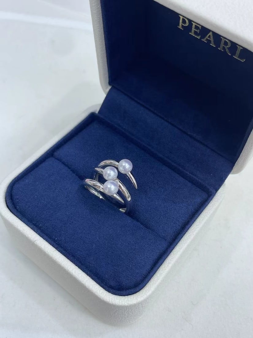 Sterling Silver Adjustable Ring with 4-5mm Freshwater Akoya Pearl - 6