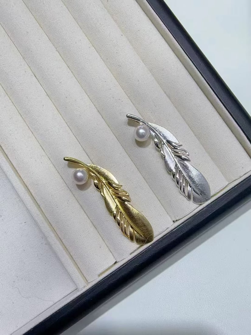 Feather Brooch with 7-8mm South Sea Akoya Pearl, 18K Gold Accents - 3