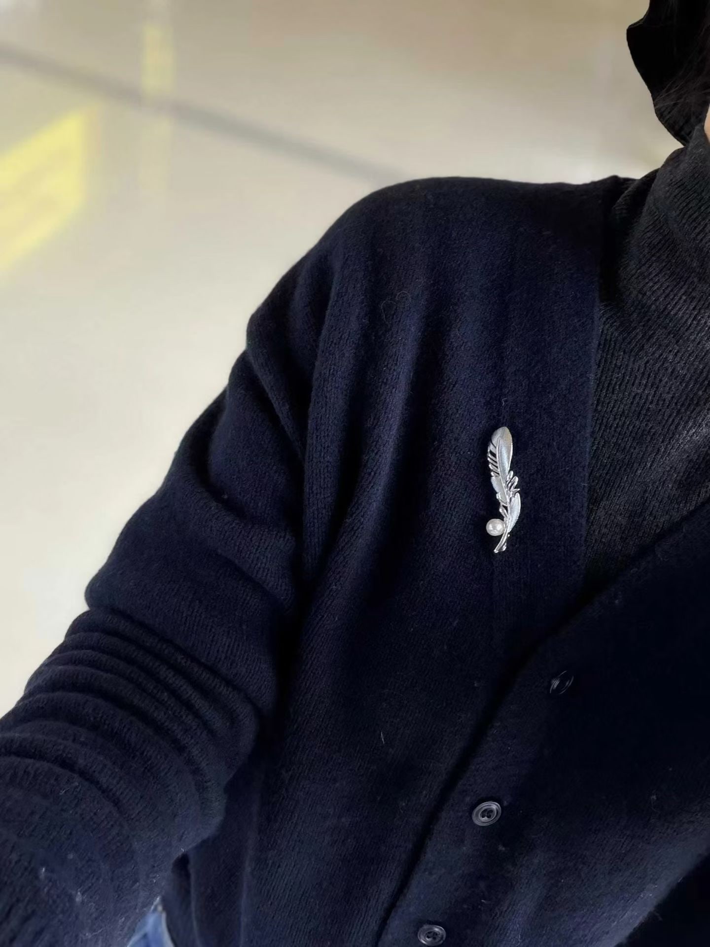 Feather Brooch with 7-8mm South Sea Akoya Pearl, 18K Gold Accents - 6