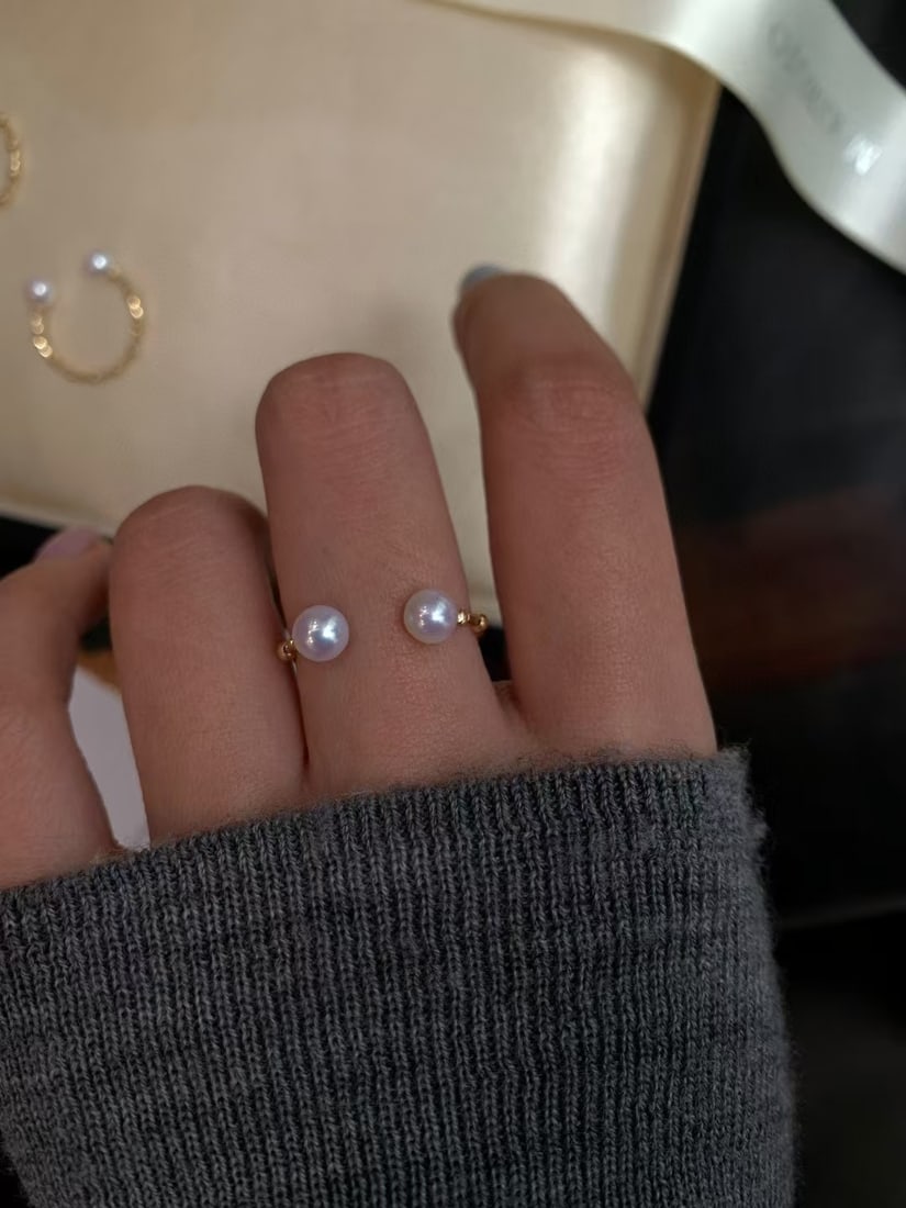 Handcrafted Open Band Ring with 5-6mm Freshwater Akoya Pearls, 18K Gold - 4