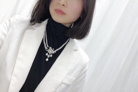 Y-Shaped Necklace with 7-8mm Golden South Sea Akoya Pearls, 18K Gold - 8