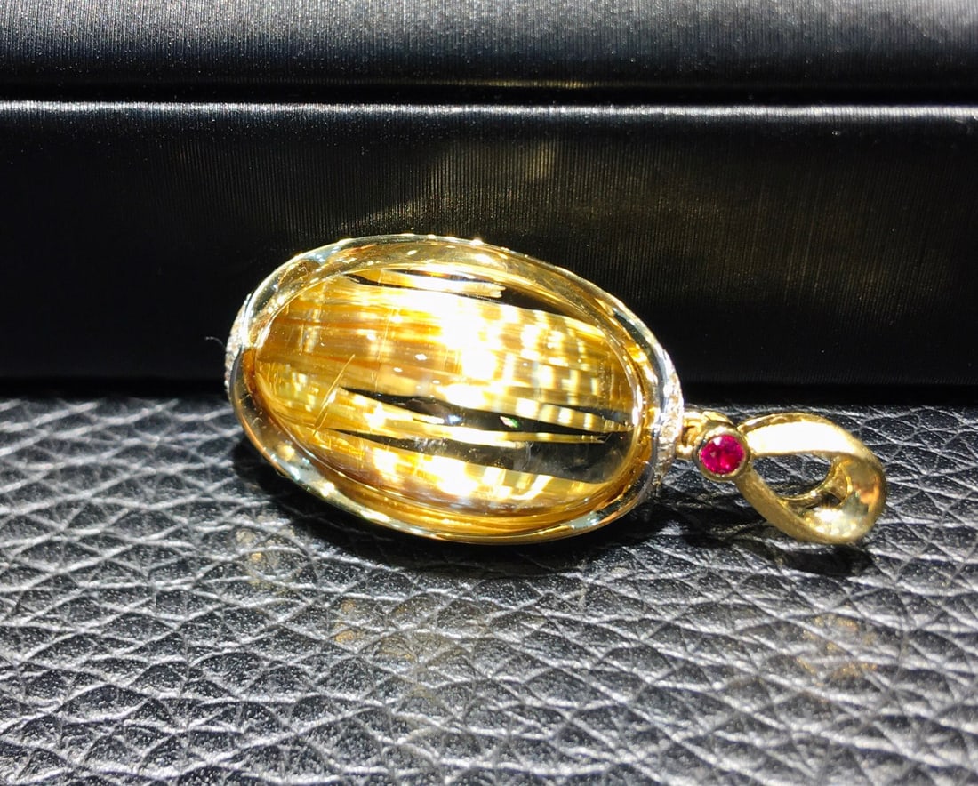 Natural Titanium Crystal Pendant with 18K Gold and Diamond Inlay, 29x13.3mm - 7