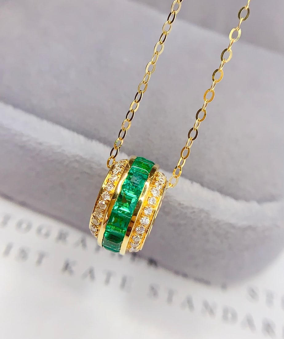 18K Gold Natural Emerald Pendant with Diamonds, 1.5ct, 2.10g - 3