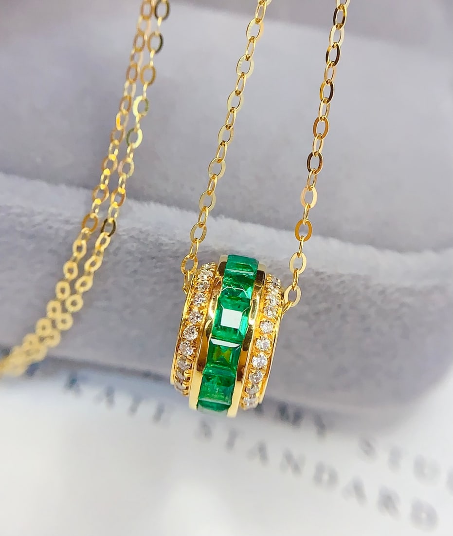 18K Gold Natural Emerald Pendant with Diamonds, 1.5ct, 2.10g - 4