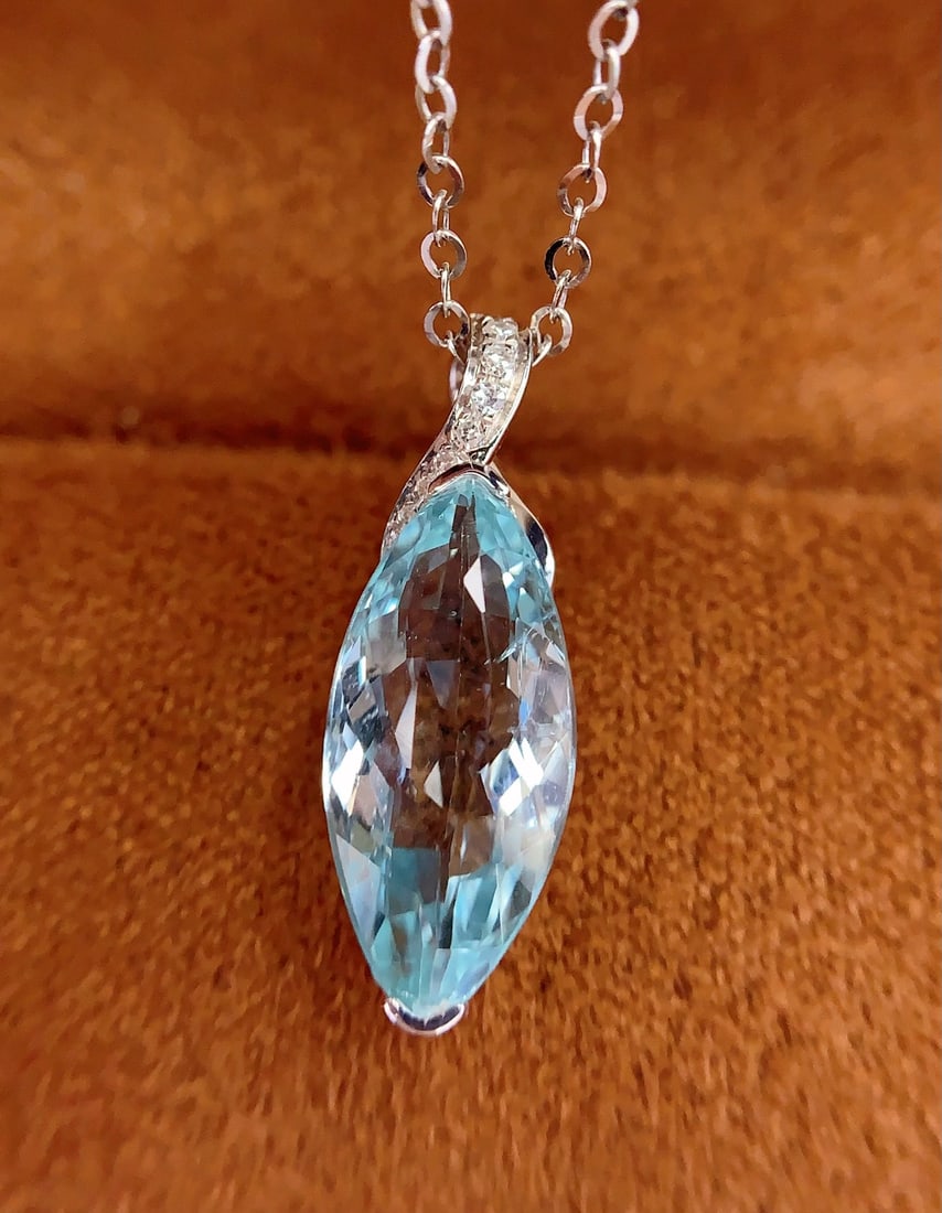 18K Gold Natural Aquamarine Pendant with Diamonds, 3.2ct, 1.11g (Chain Not Included) - 2