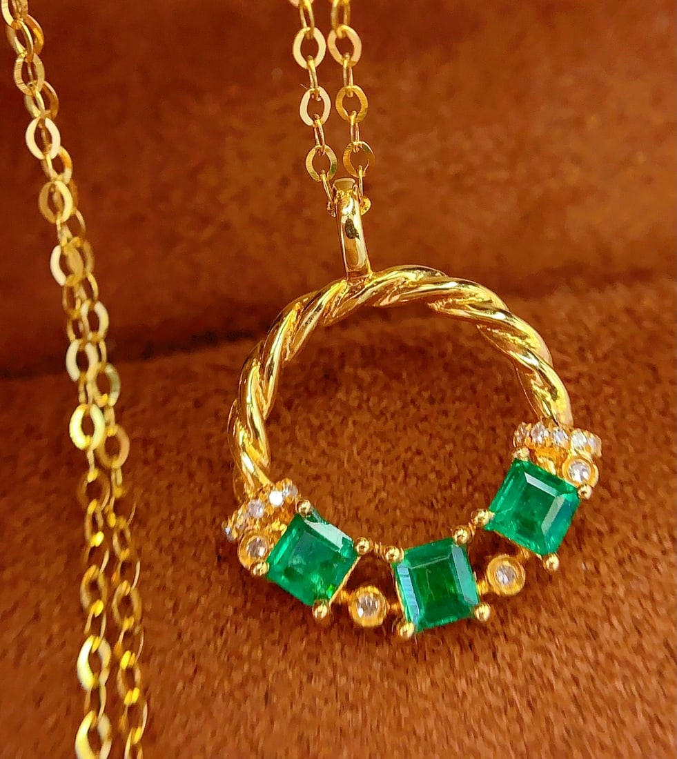 18K Gold Natural Emerald Pendant with Diamonds, 0.8ct, 1.99g - 2