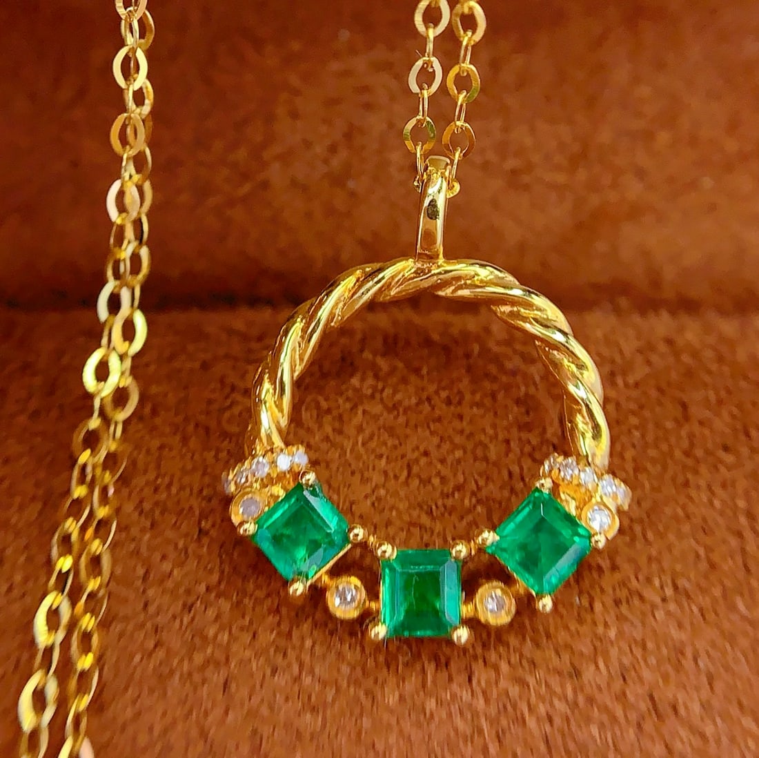 18K Gold Natural Emerald Pendant with Diamonds, 0.8ct, 1.99g - 5