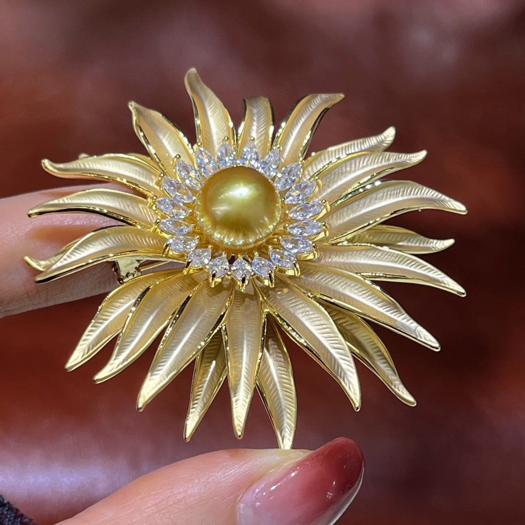 11-12mm Freshwater Golden Pearl Brooch - 2