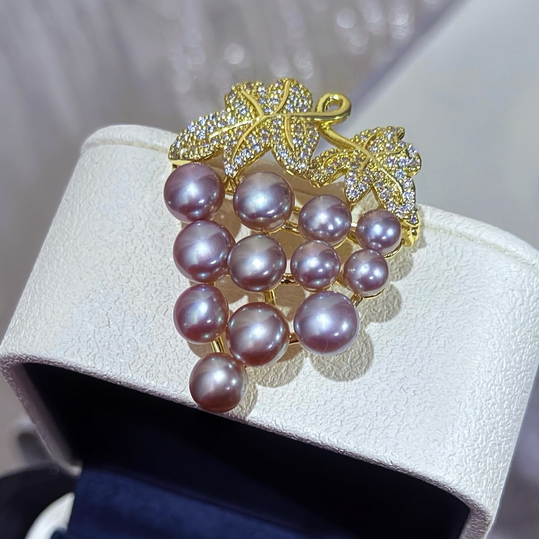 Freshwater Pearl Grapevine Brooch - 2