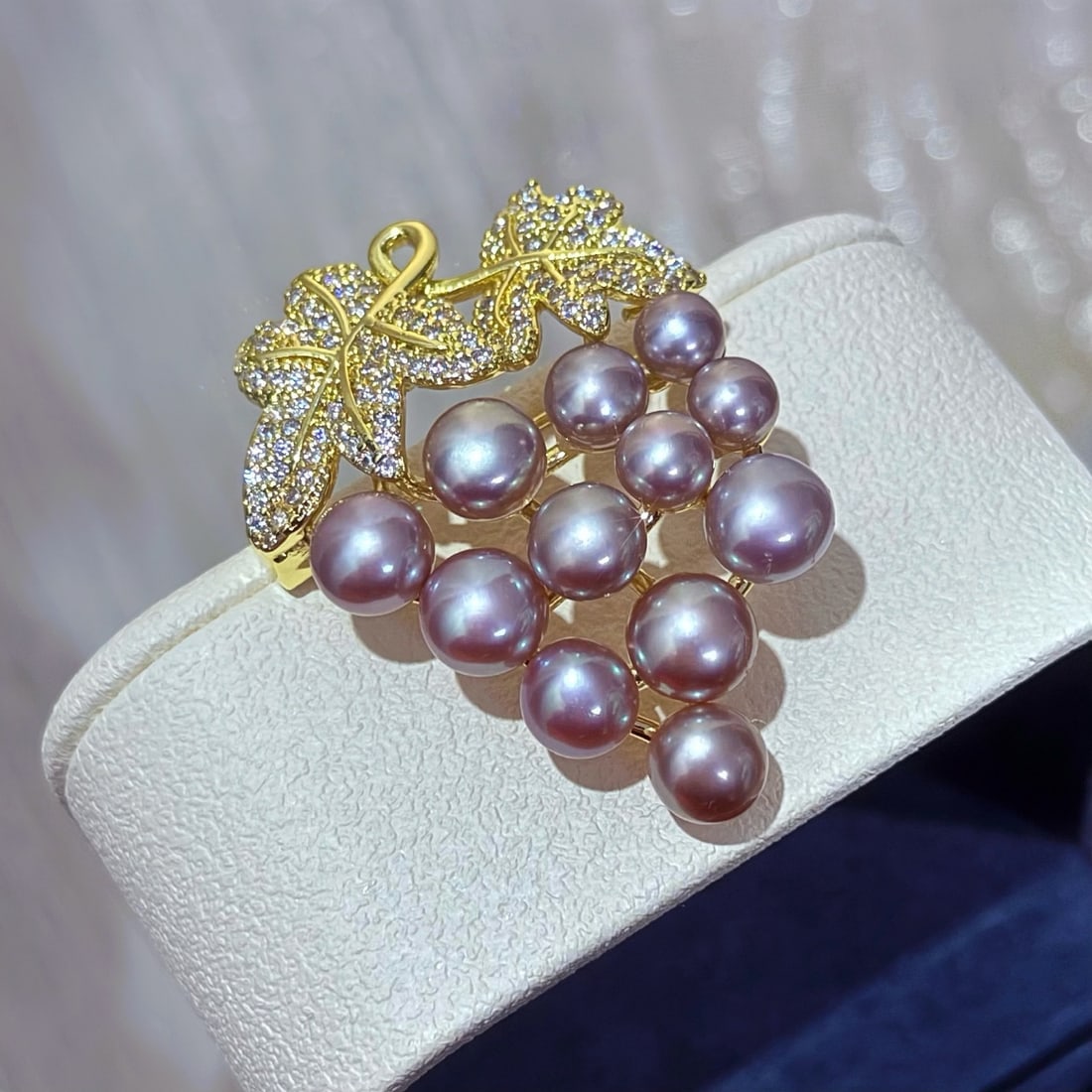 Freshwater Pearl Grapevine Brooch - 5