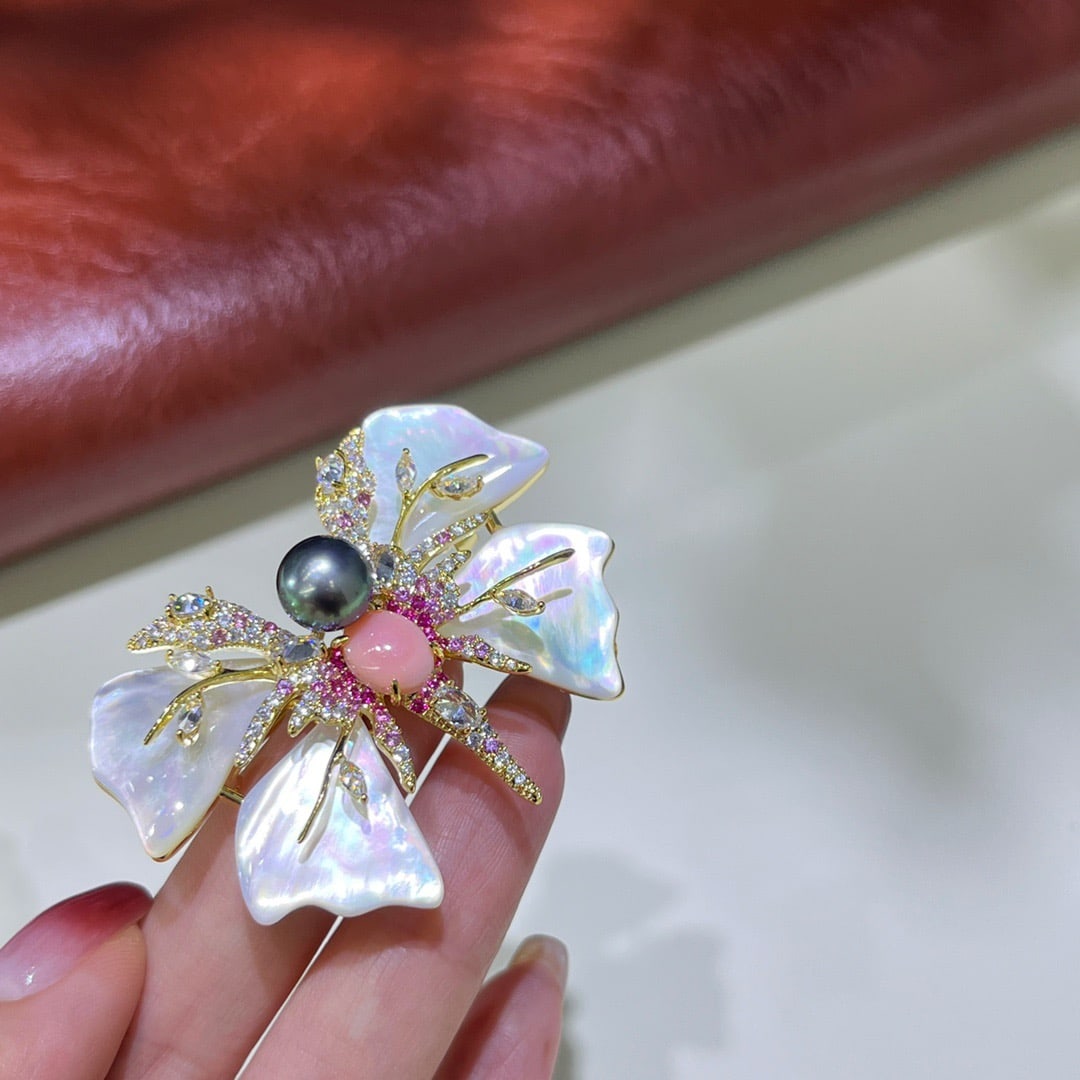 Natural Pearl Brooch with Pink Mother-of-Pearl and 8-9mm Tahitian Black Pearl - 2