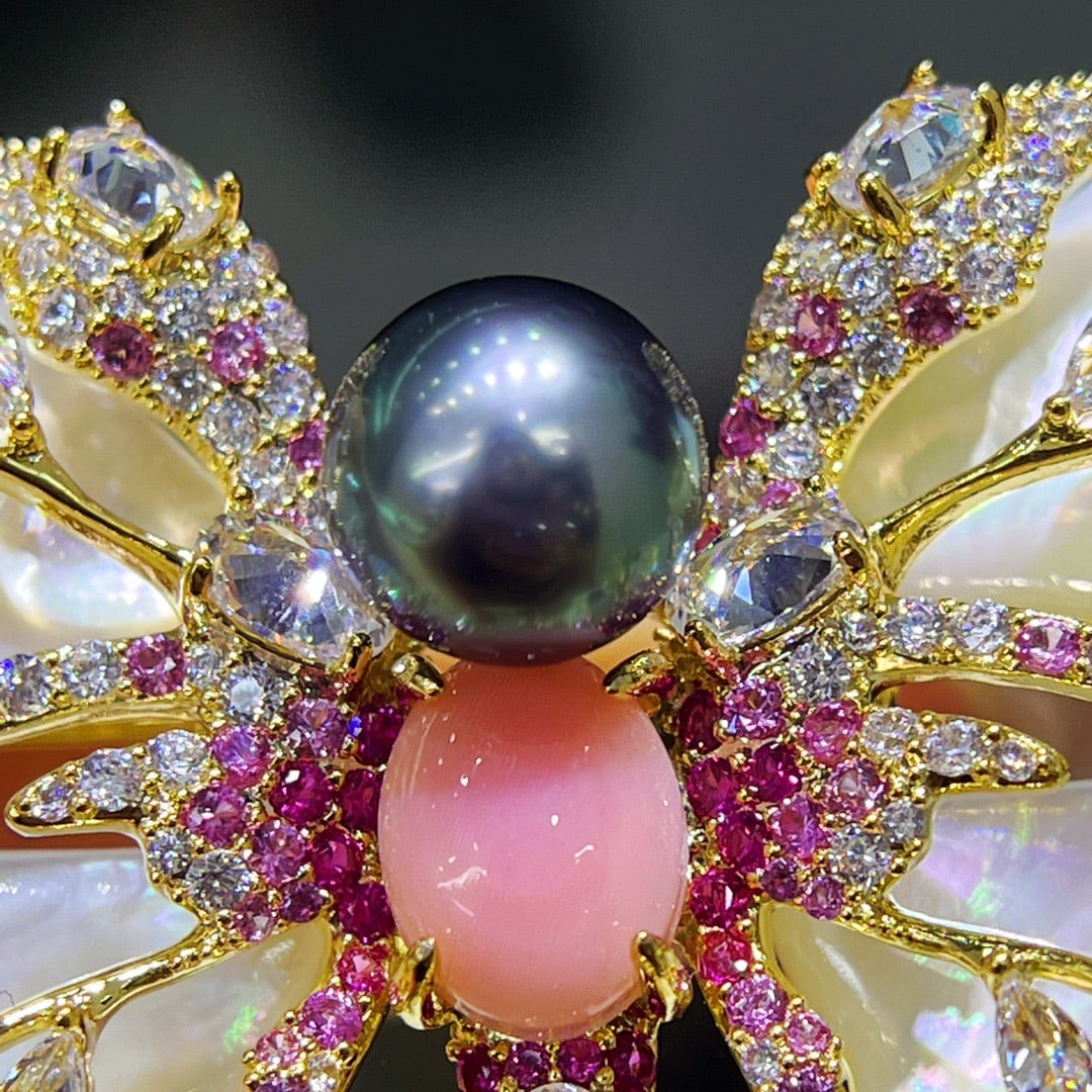 Natural Pearl Brooch with Pink Mother-of-Pearl and 8-9mm Tahitian Black Pearl - 4