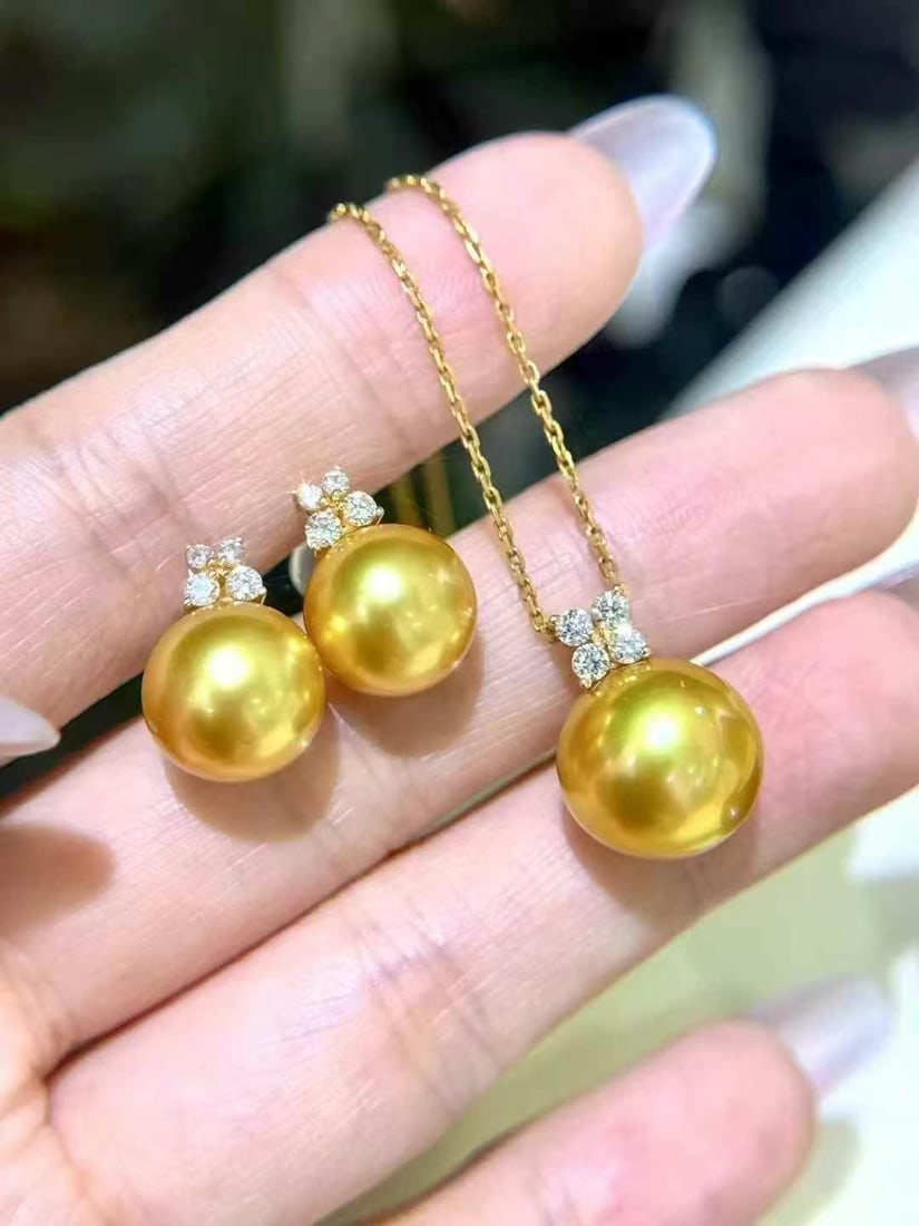 18K Gold Four-Leaf Clover Pendant with 12-13mm Natural South Sea Golden Pearl - 5