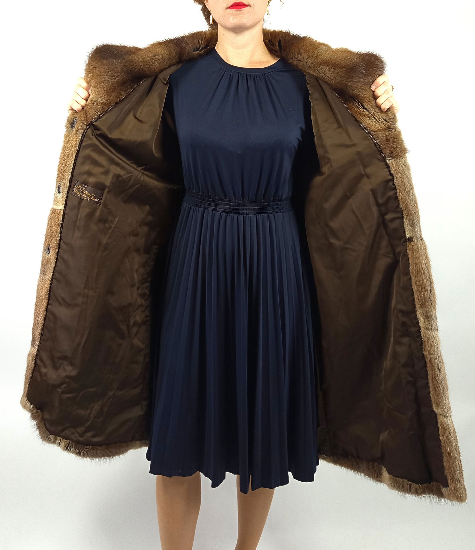 LONG MUSKRAT FUR COAT EU: XL ; US: 18 - 12