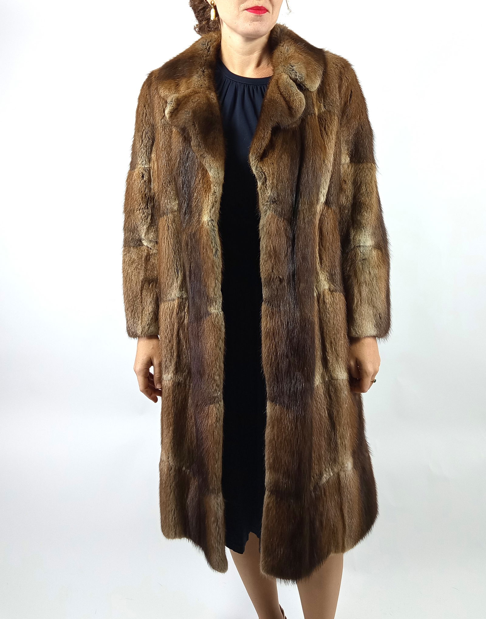 LONG MUSKRAT FUR COAT EU: XL ; US: 18 - 7