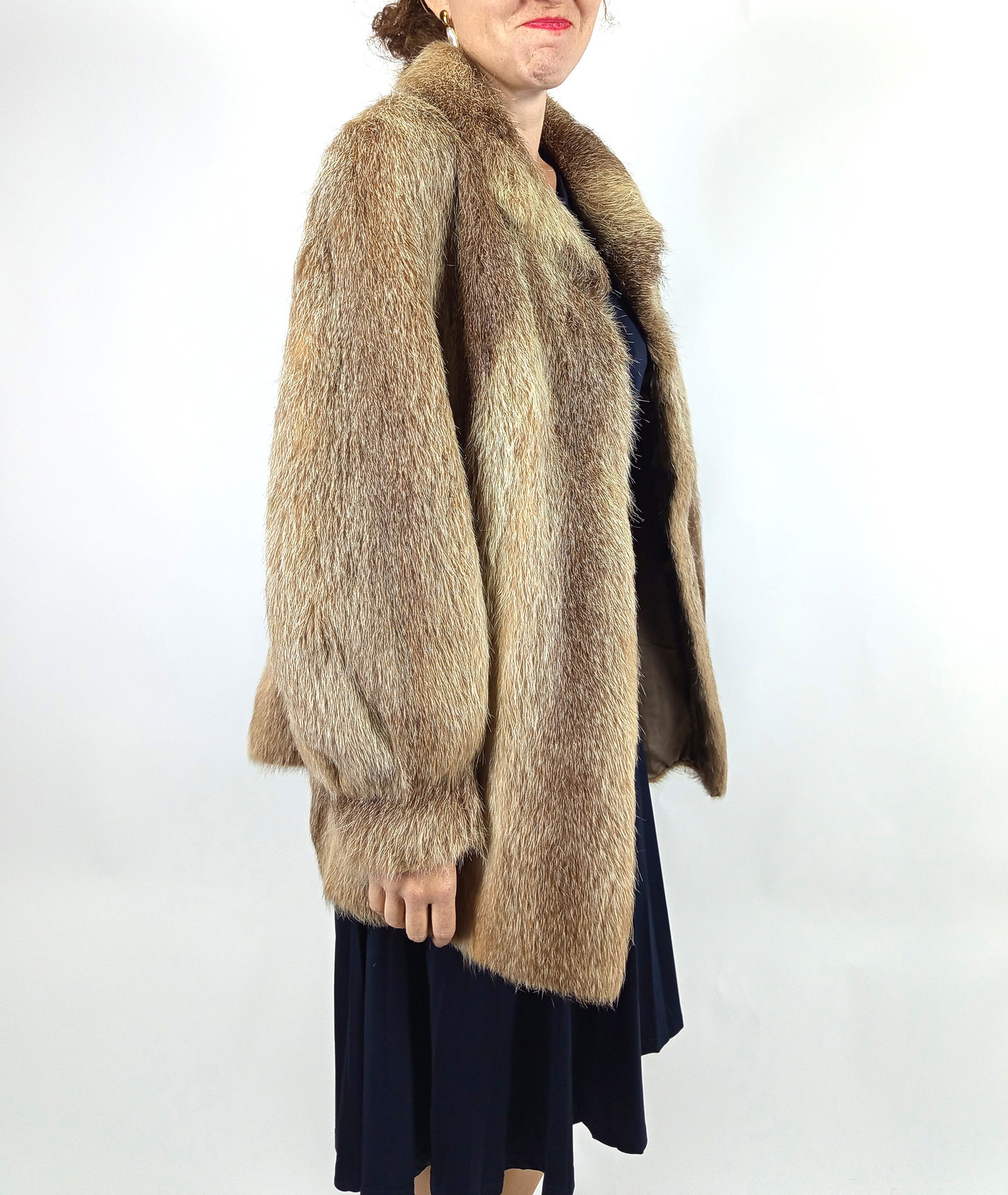 NUTRIA FUR COAT EU: L ; US: 16 - 3