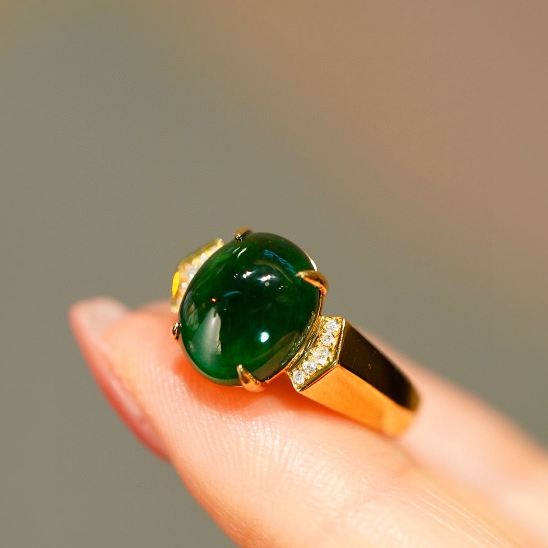 14K GOLD 4.9 CT VIVID GREEN NATURAL EMERALD & DIAMOND RING - 4