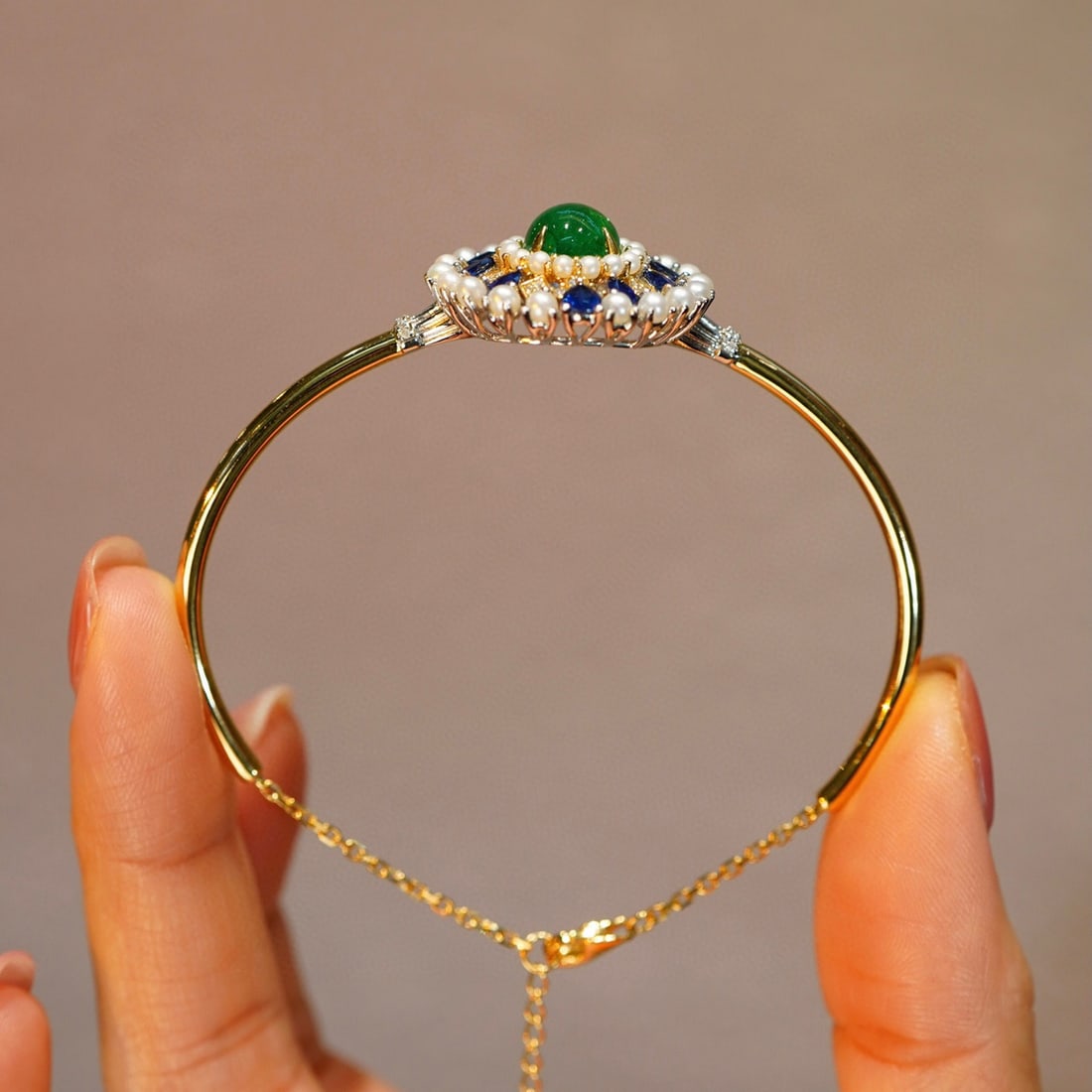 14K GOLD 2.4 CT VIVID GREEN NATURAL EMERALD & SAPPHIRE & PEARL & DIAMOND BANGLE - 5