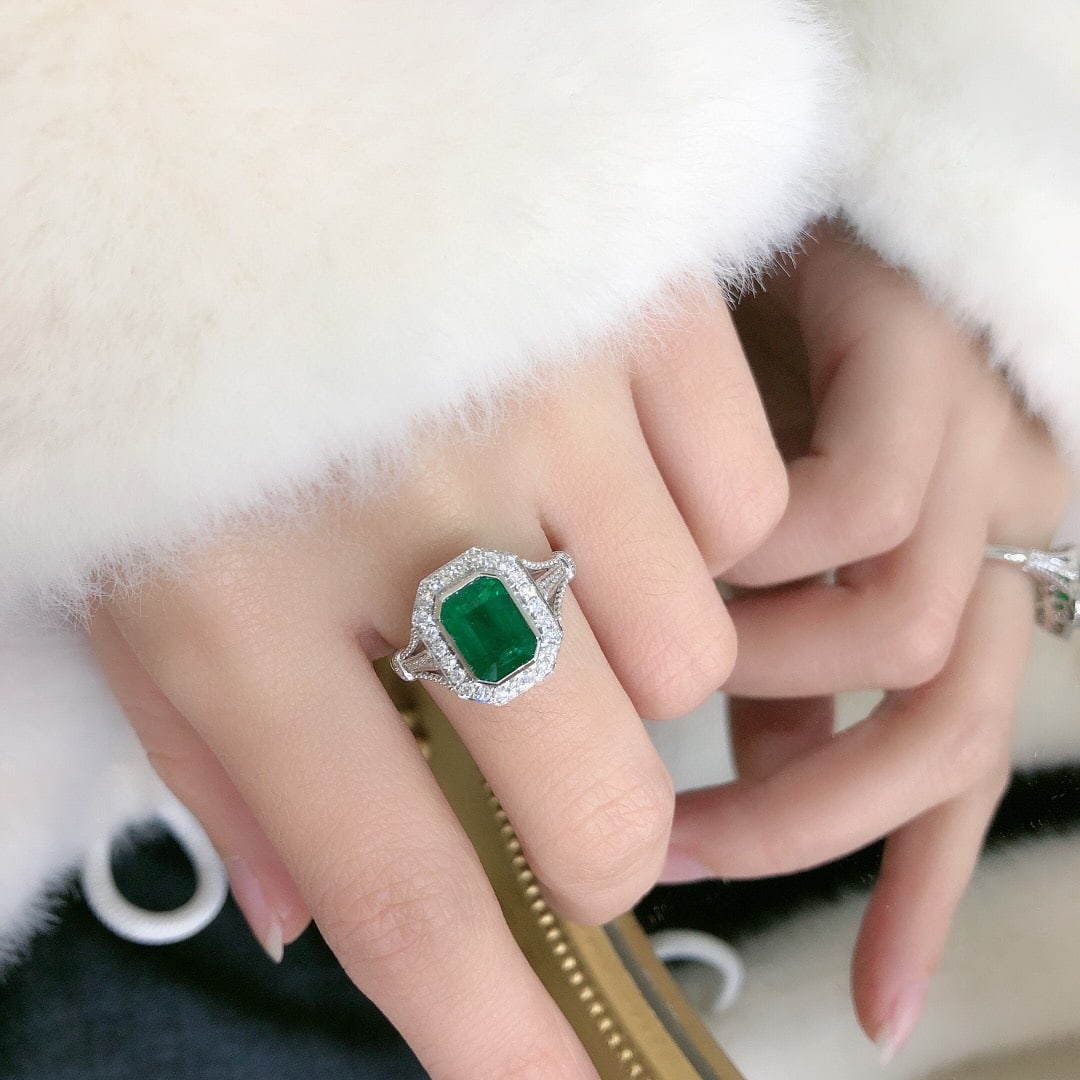 14K GOLD 1.5 CT VIVID GREEN NATURAL EMERALD & DIAMOND RING - 8