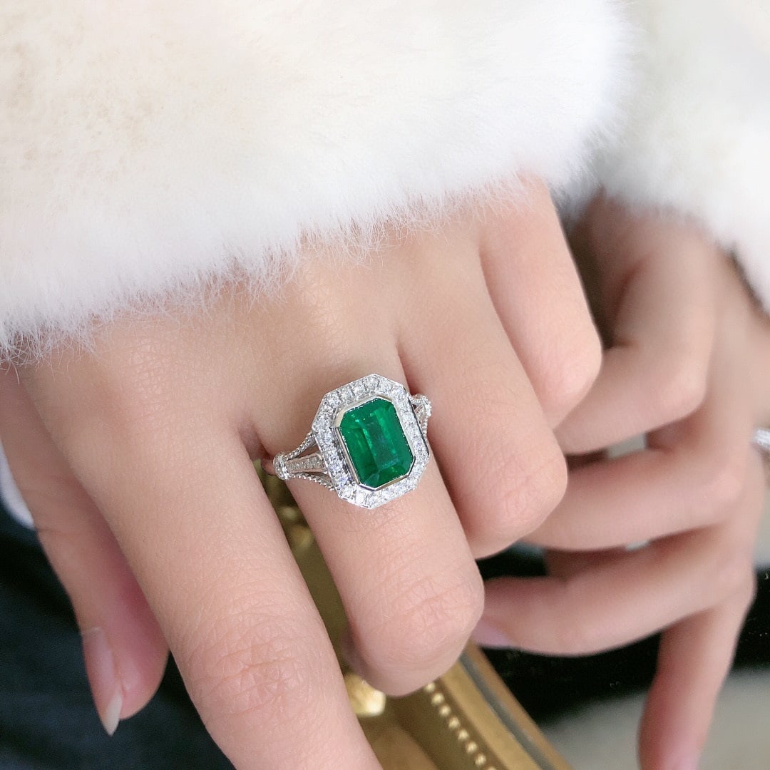 14K GOLD 1.5 CT VIVID GREEN NATURAL EMERALD & DIAMOND RING - 9