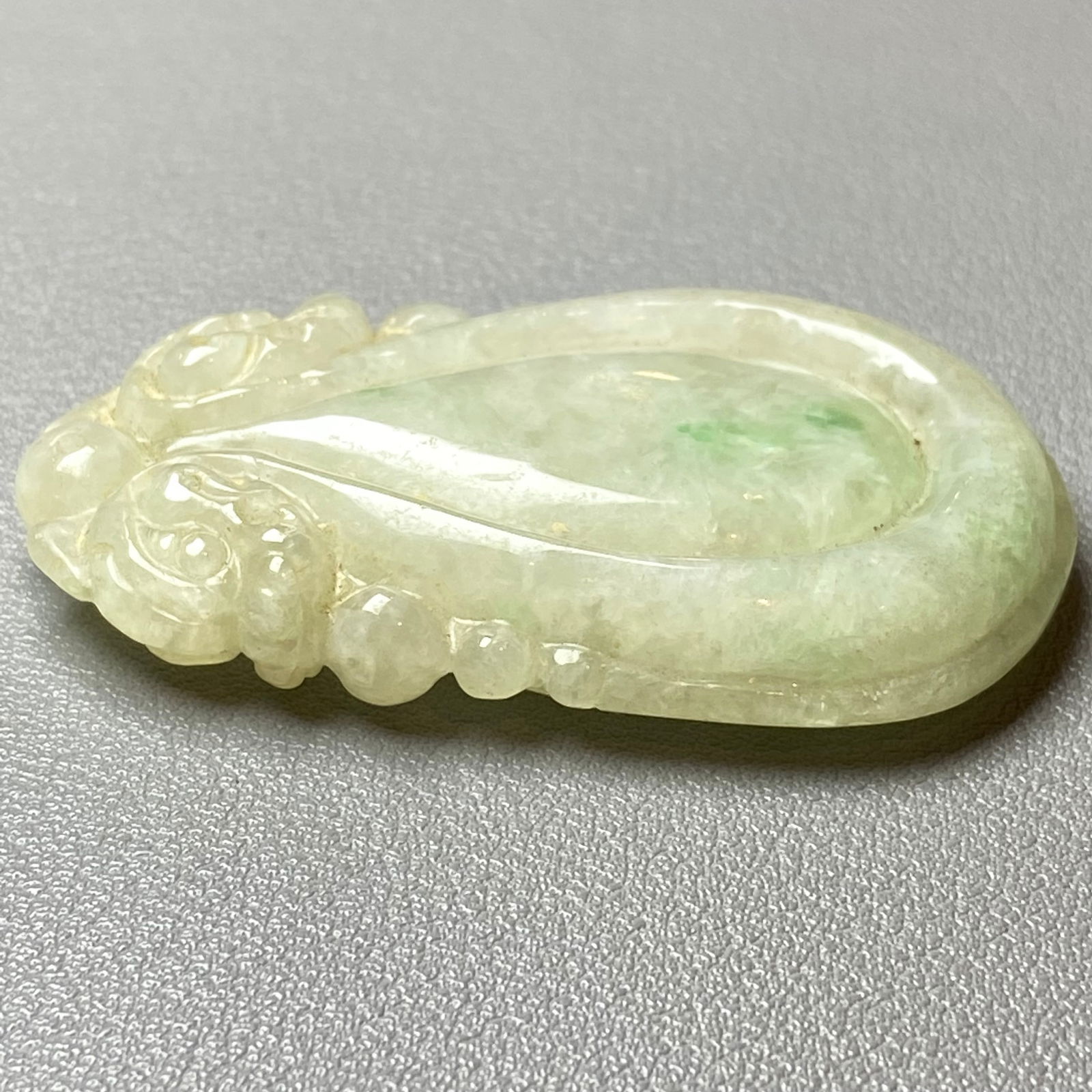 Antique Chinese Large Apple Green Jadeite Jade caved Water drop-shaped Ruyi Amulet - 4