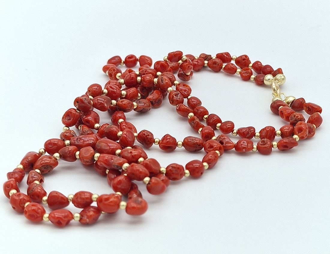2-strand necklace in red coral (corallium rubrum) with spheres and 18 kt gold clasp - 4