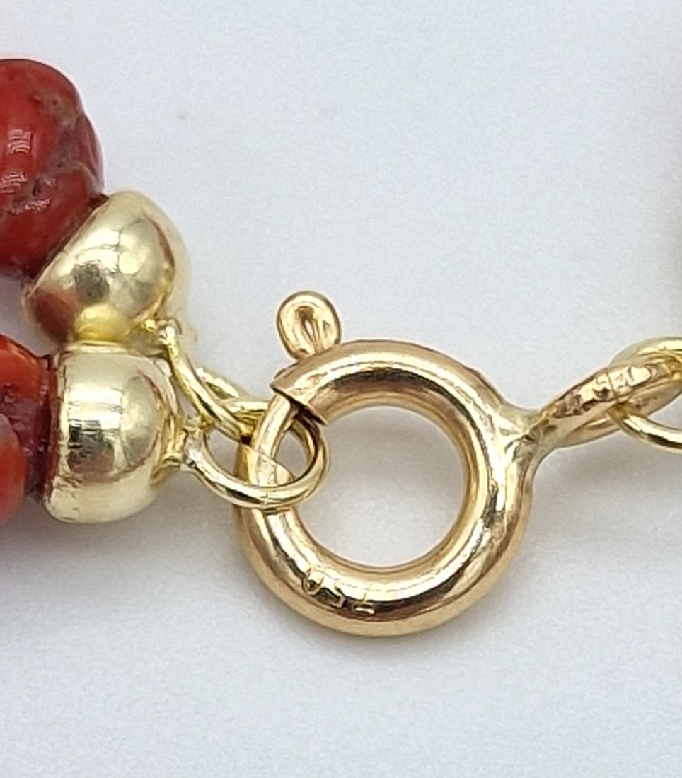 2-strand necklace in red coral (corallium rubrum) with spheres and 18 kt gold clasp - 5
