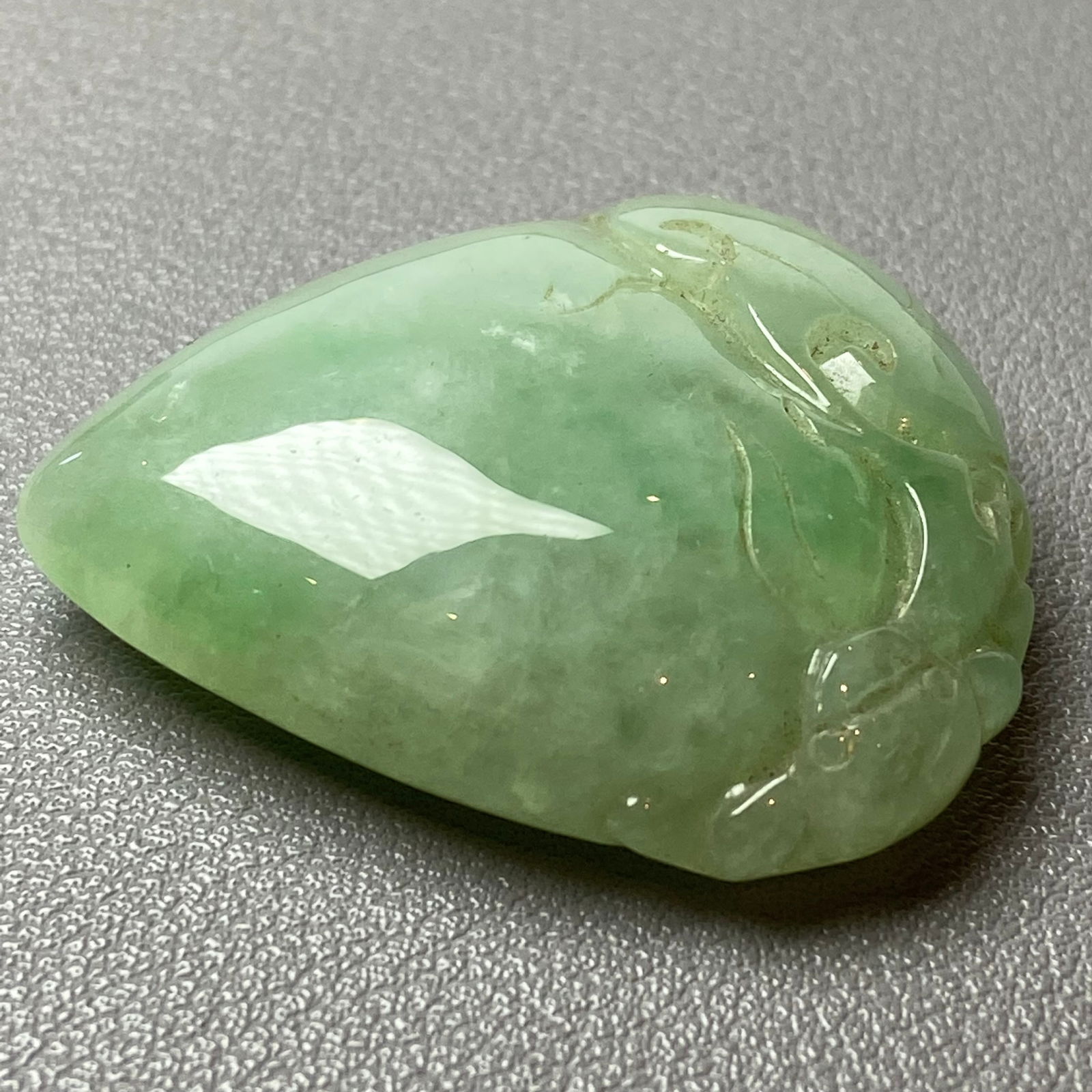 Antique Chinese Natural Icy Green Jadeite Jade carved Peach Lingzhi and Bat - 6