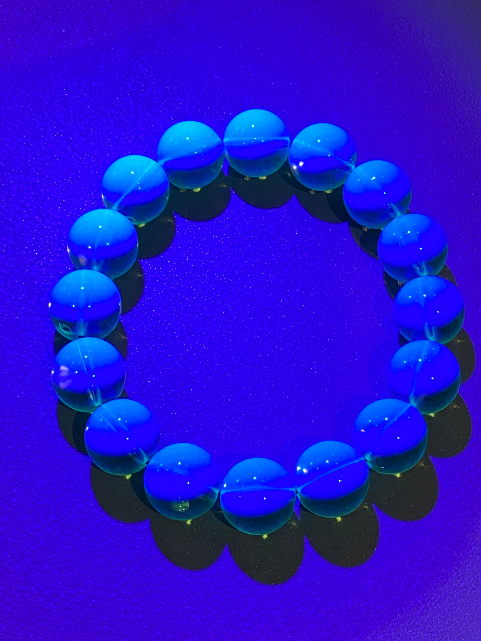 12mm Vintage Large Golden Blue Amber-like Early Plastic Beads Bracelet - 5