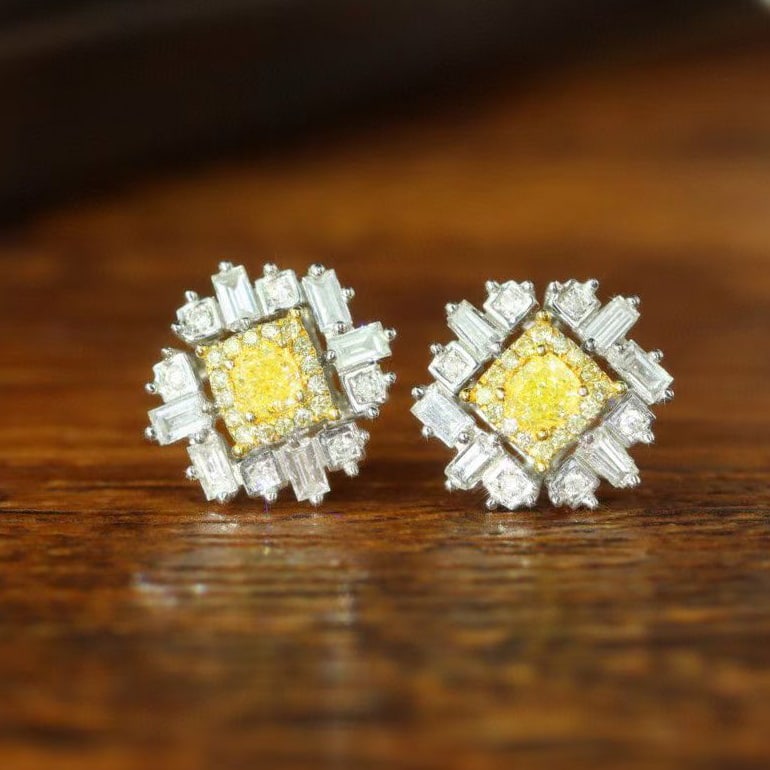 14K GOLD 0.85 CTW NATURAL YELLOW DIAMOND & DIAMOND EARRINGS: Title:14K GOLD 0.85 CTW NATURAL YELLOW DIAMOND & DIAMOND EARRINGS Description:Ref:230528275Gold Content:14K GoldMain Gemstone:Yellow DiamondNumber of stones:2Shape:CushionCarat Weight:0.30ct Color:Yel