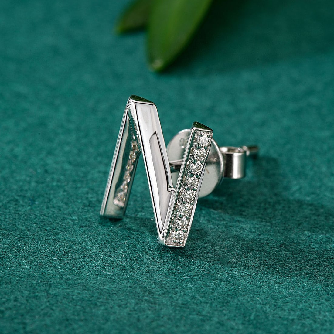 14K GOLD 0.06 CT NATURAL H DIAMOND EARRINGS - 2