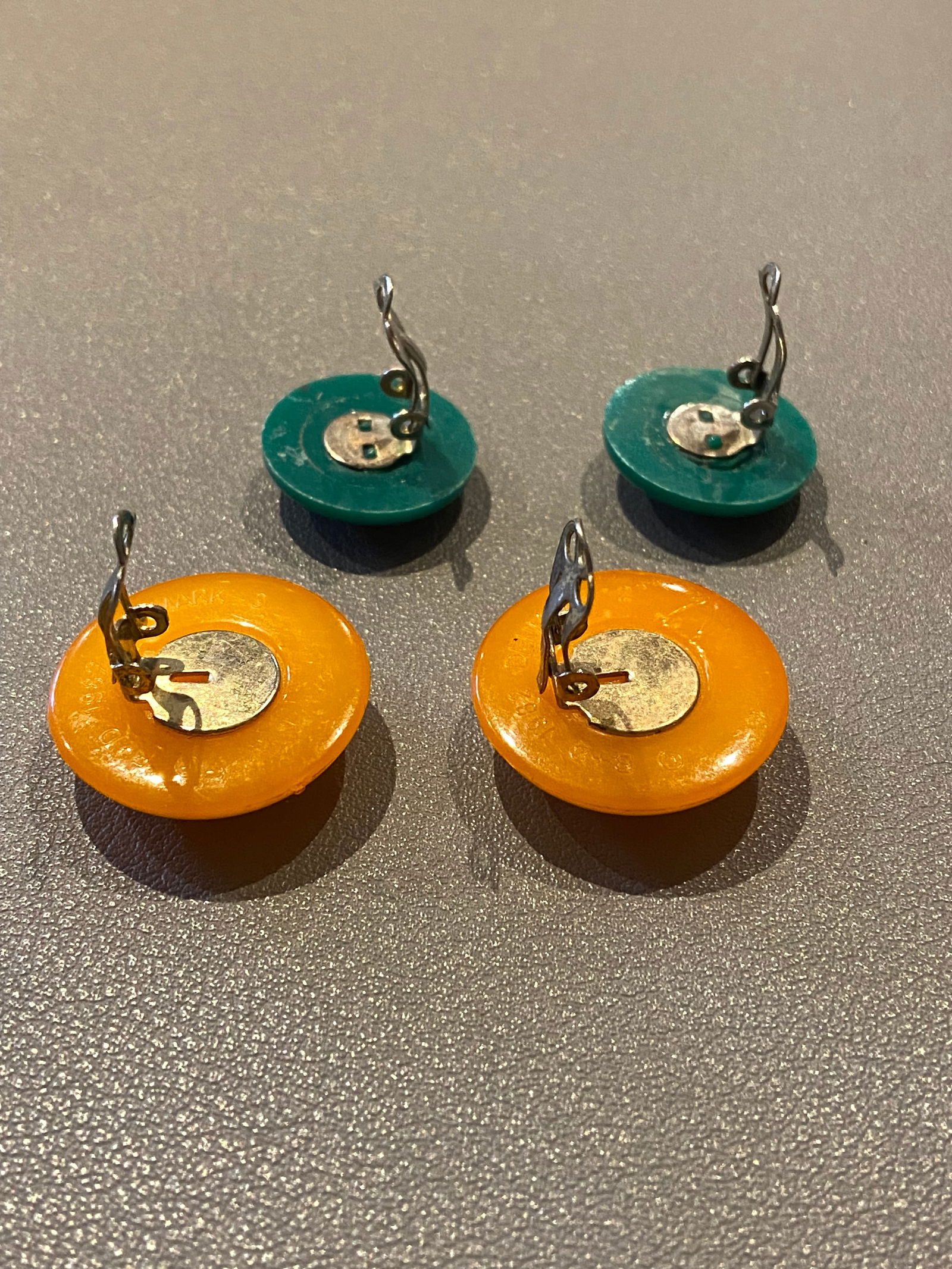 Vintage 2 pairs of Amber Butterscotch Bakelite and Green Bakelite Earrings - 5