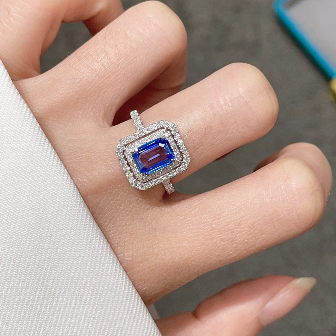 14K GOLD 1.78 CT NATURAL SAPPHIRE & DIAMOND RING - 7